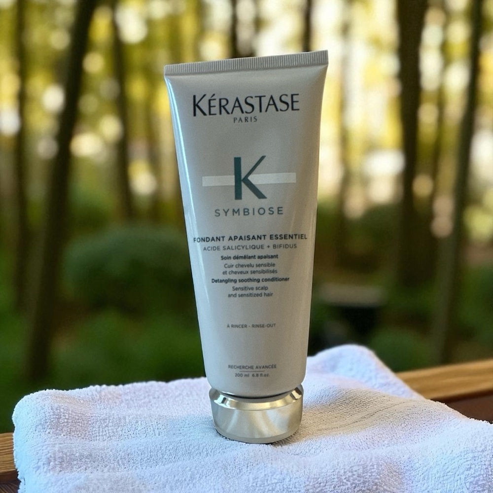Kérastase-  Detangling soothing Conditioner sensitive scalp 6.8 oz  retails $59